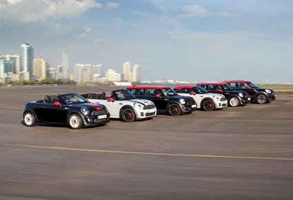 MINI تحتفل بعيدها الـ53 